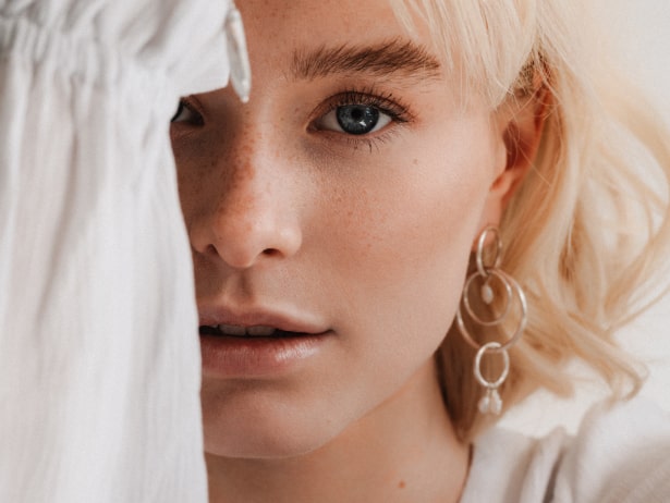 How to Build a Capsule Wardrobe That Works All Year